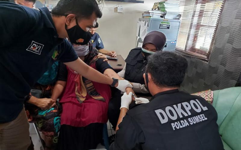 Anak dan Cucu Jadi Korban SJ-182, Ibu Ini Berusaha Tegar Jalani Pemeriksaan Sampel DNA 