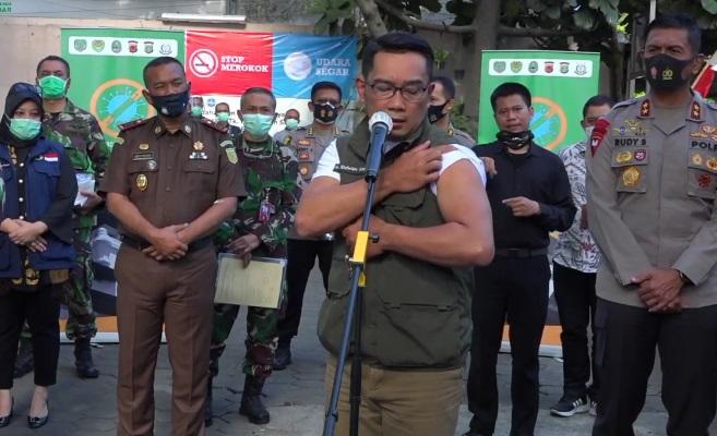 Testimoni Ridwan Kamil Usai Divaksin Sinovac: Badan Tidak Berubah Jadi Warna Hijau
