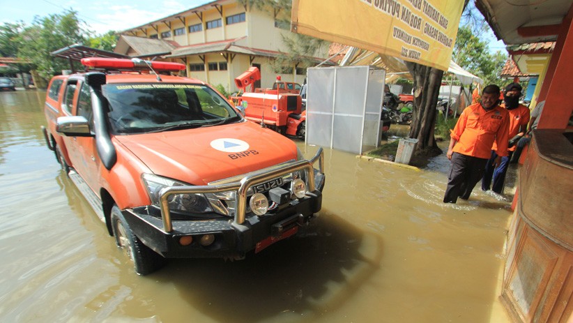 Posko Bencana BPBD Indramayu Terendam Banjir - Bagian 2