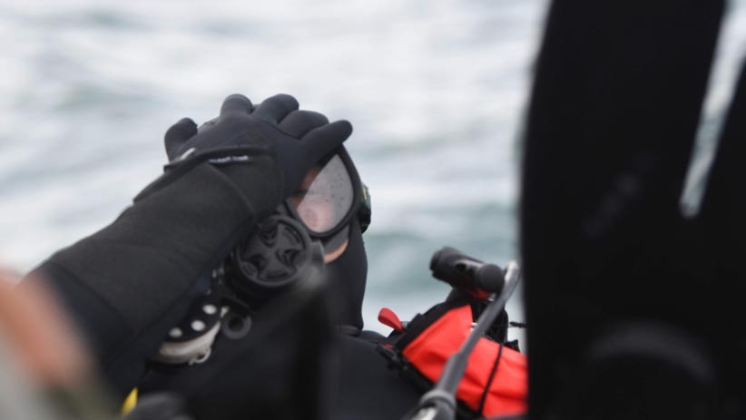 Penyelam Yontaifib Marinir Lanjutkan Pencarian Korban Sriwijaya Air - Bagian 2