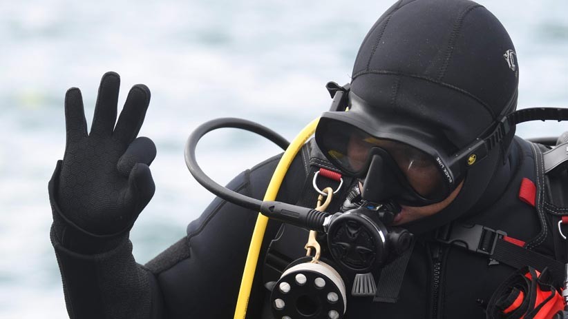 Penyelam Yontaifib Marinir Lanjutkan Pencarian Korban Sriwijaya Air - Bagian 1