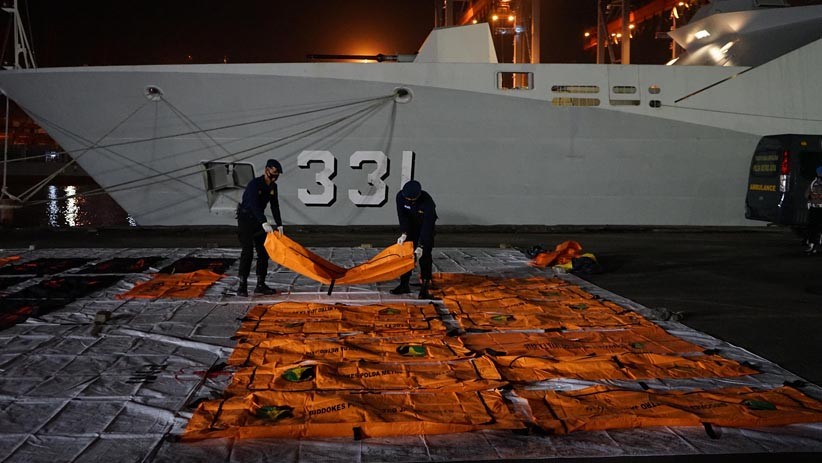 Basarnas Evakuasi 74 Kantong Jenazah Korban Sriwijaya Air SJ182 - Bagian 1