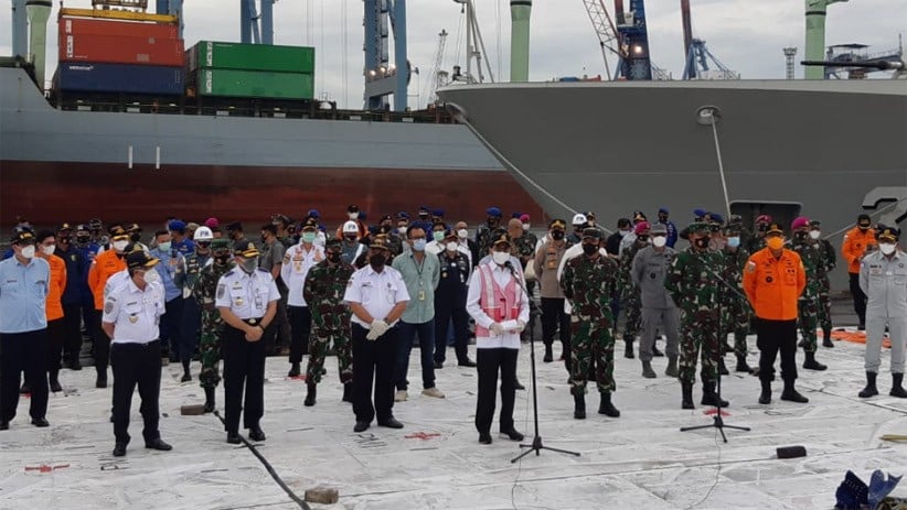 Black Box Sriwijaya Air Ditemukan, Dibawa ke Posko Dermaga JICT - Bagian 2