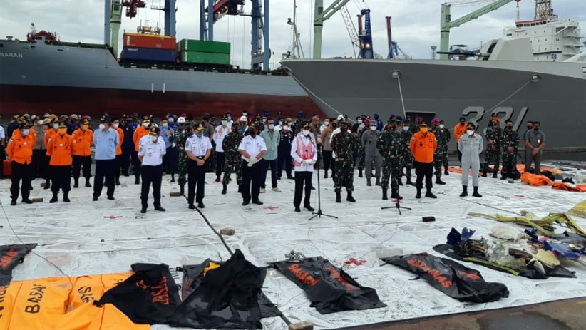 Black Box Sriwijaya Air Ditemukan, Dibawa ke Posko Dermaga JICT - Bagian 1