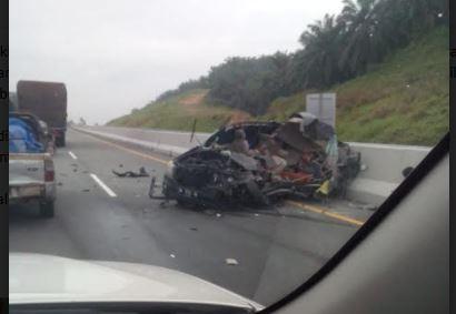 Tewaskan 5 Orang, Ini Kronologi Kecelakaan Maut Minibus Tabrak Truk di Tol Pekanbaru