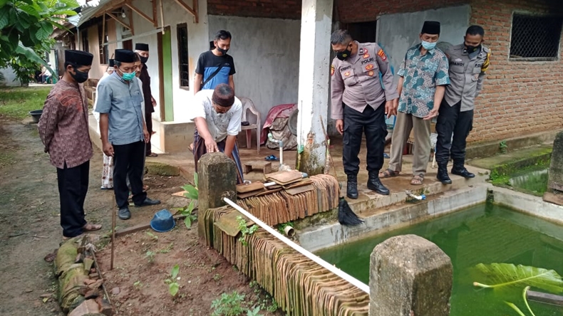 Diduga Ingin Berwudu, Kakek 77 Tahun di Pringsewu Tewas Tenggelam di Kolam Ikan