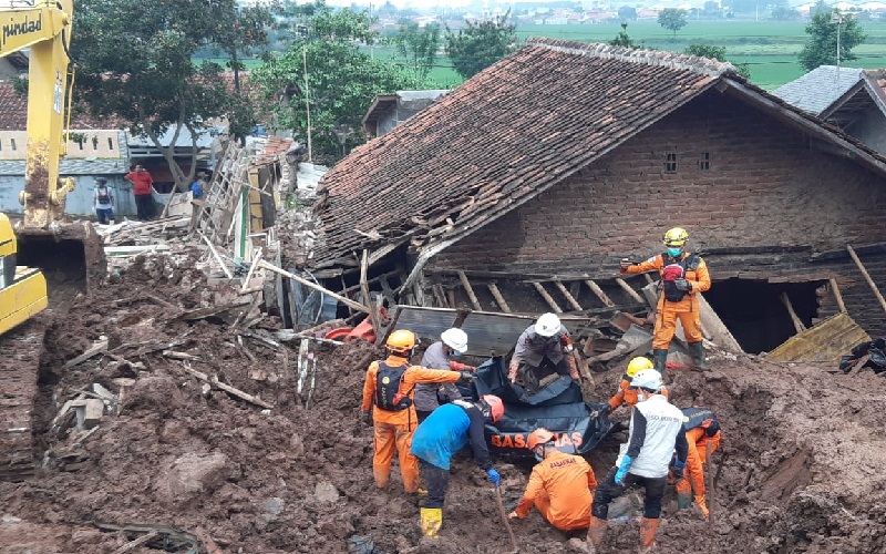Total 21 Korban Meninggal Tertimbun Longsor Cimanggung Telah Ditemukan