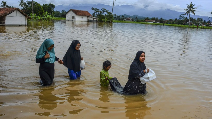 Banjir Tasikmalaya Meluas, 400 Rumah Warga Terendam hingga 1,5 Meter - Bagian 1