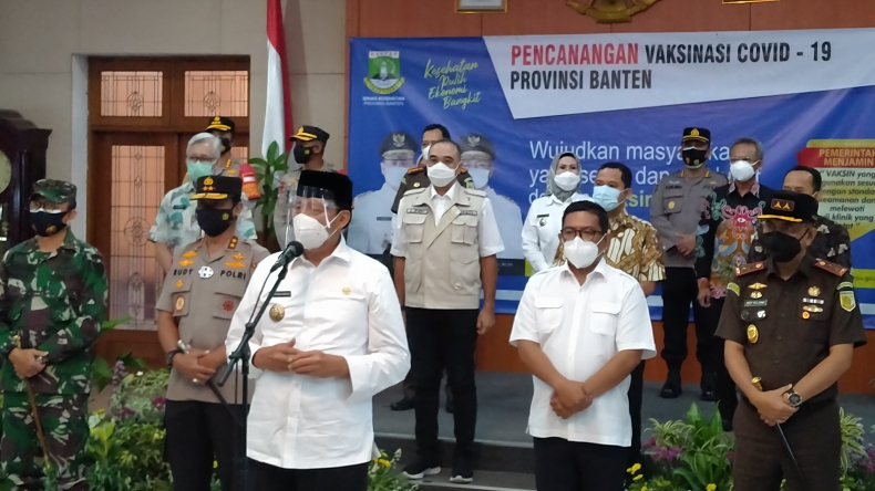 title 14 Warga Banten Disuntik Vaksin Covid-19 Tahap Pertama 14 Warga Banten Disuntik Vaksin Covid-19 Tahap Pertama
