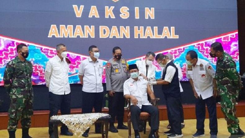 Disuntik Vaksin Covid-19, Ini Kata Gubernur Kalsel Sahbirin Noor