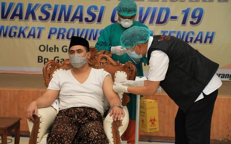 Pesan Gus Yasin usai Divaksin: Hentikan Kegaduhan, Dukung Program Vaksinasi