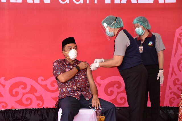 title Pemprov Kalimantan Tengah Laksanakan Vaksinasi Perdana Covid-19 Pemprov Kalimantan Tengah Laksanakan Vaksinasi Perdana Covid-19