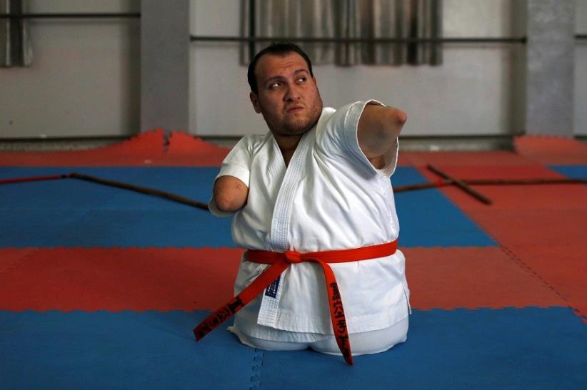 Inspiratif! Pria Palestina Unjuk Kemahiran Karate walau Tanpa Kaki dan Tangan