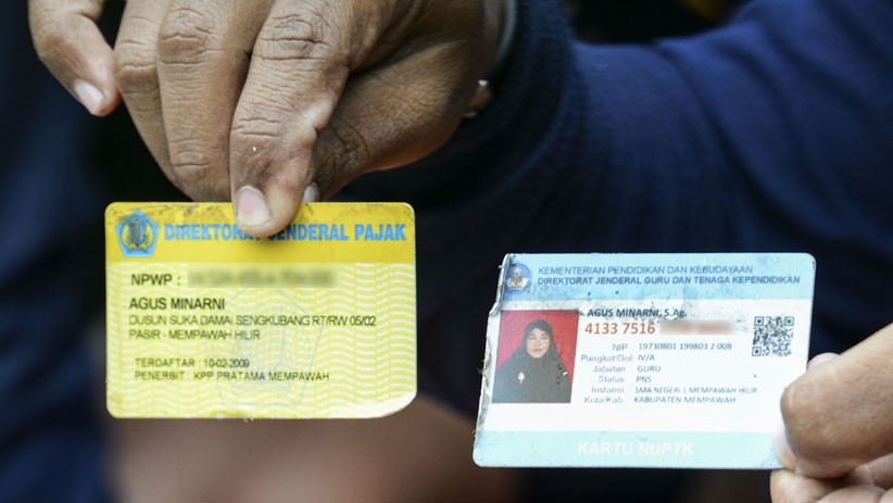 Kartu Identitas dan Barang Diduga Milik Penumpang Sriwijaya Air Ditemukan - Bagian 1