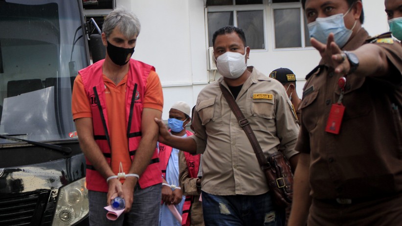 Kejati NTT Tahan 16 Tersangka Dugaan Korupsi Rp3 Triliun, 1 Warga Italia - Bagian 1