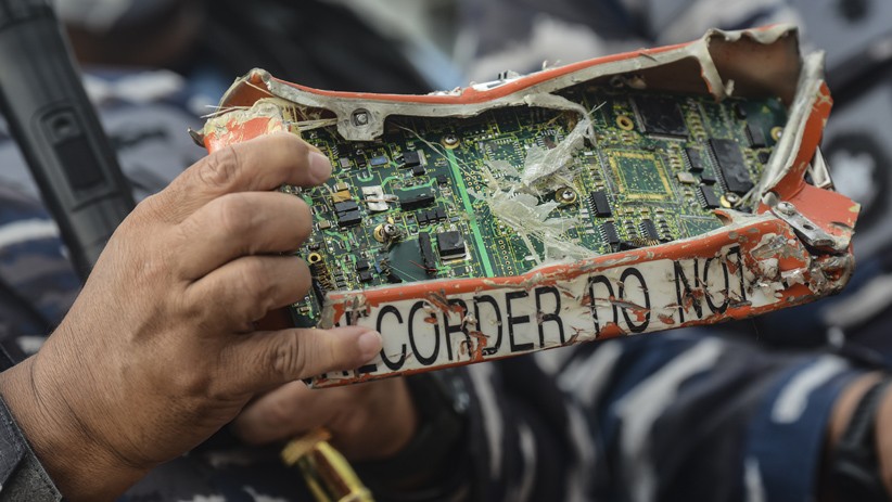 Kotak Penyimpanan Memori CVR Pesawat Sriwijaya Air Ditemukan Tim SAR - Bagian 1