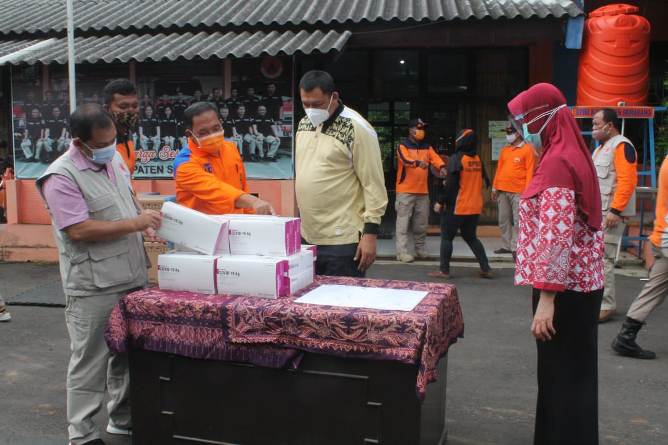 Pemkab Semarang Terima 5.000 Alat Rapid Test Antigen dari BNPB