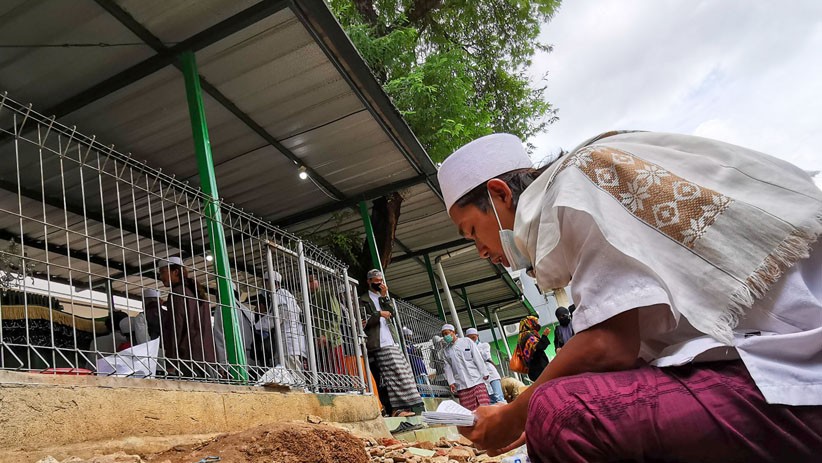 Makam Habib Ali bin Abdurrahman Assegaf Didatangi Ratusan Pelayat - Bagian 4
