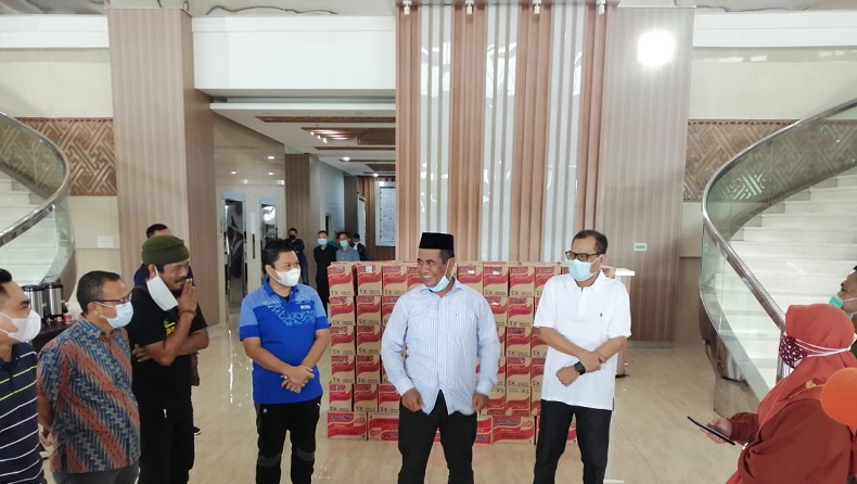 Mantan Mentan Amran Sulaiman Salurkan 150.000 Makanan untuk Korban Gempa di Sulbar