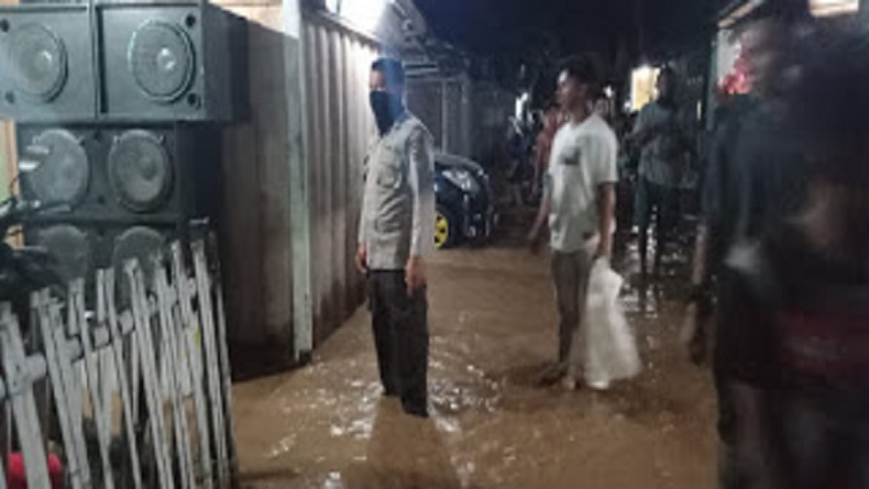 Tanggul Penahan Air Jebol, Ratusan Rumah Warga 2 Kelurahan di Kota Bitung Kebanjiran