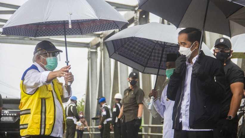 Iring-iringan Mobil Presiden Jokowi Terobos Banjir Kalimantan Selatan - Bagian 3