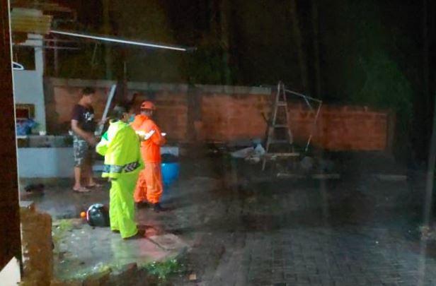 Pemotor di Kota Malang Hilang Terseret Arus Sungai Bango