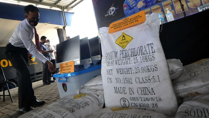 Ditpolair Polda Jatim Tangkap Pembuat Bom Ikan, 40 Ton Bahan Peledak Diamankan - Bagian 2