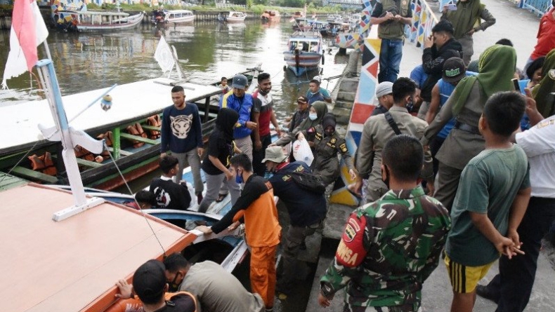 75 Orang Dievakuasi Usai Terjebak di Pulau Angso Duo Pariaman