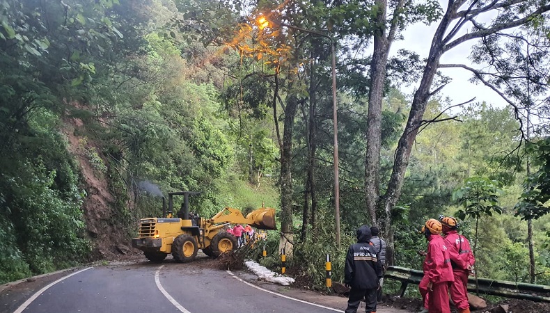 Jalan Raya Kediri-Batu Longsor, Lalu Lintas Tersendat