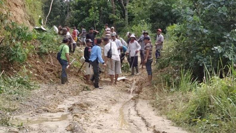 Longsor di Sei Lapan Langkat, Warga Gotong Royong Buka Akses Jalan