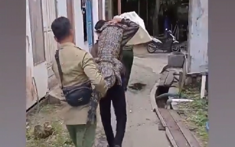 Niat Mancing Ikan, Warga Kobar Malah Tangkap Buaya 2 Meter