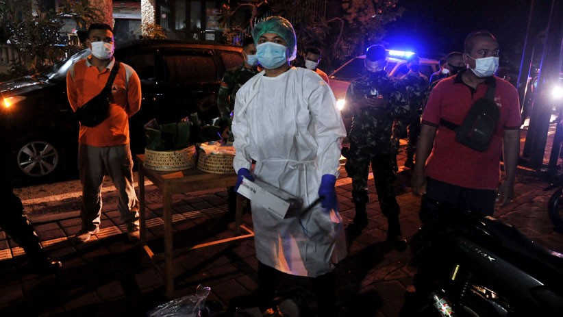 Melanggar Aturan PPKM, Pelaku Usaha di Denpasar Jalani Rapid Test Antigen - Bagian 3