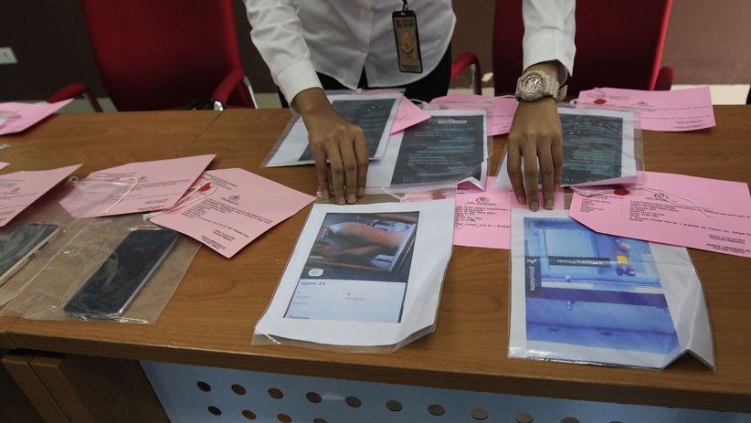 Tersangka Hubungan Sesama Jenis, Eks Pasien Wisma Atlet Terancam 6 Tahun Penjara - Bagian 4