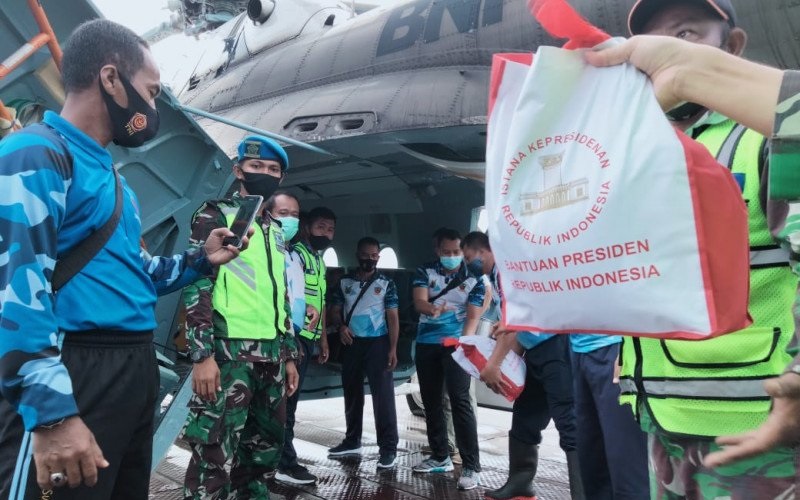 title Bantuan Jokowi untuk Korban Banjir Kalsel Disalurkan lewat Udara Bantuan Jokowi untuk Korban Banjir Kalsel Disalurkan lewat Udara