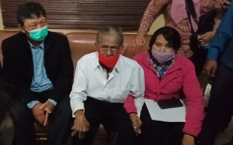 20 Pengacara Siap Dampingi Ayah Renta di Bandung yang Digugat Anak Rp3 Miliar