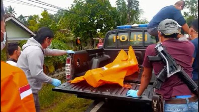 title Pemuda di Tanggamus Ditemukan Tewas dengan Luka di Leher, Polisi Olah TKP Pemuda di Tanggamus Ditemukan Tewas dengan Luka di Leher, Polisi Olah TKP