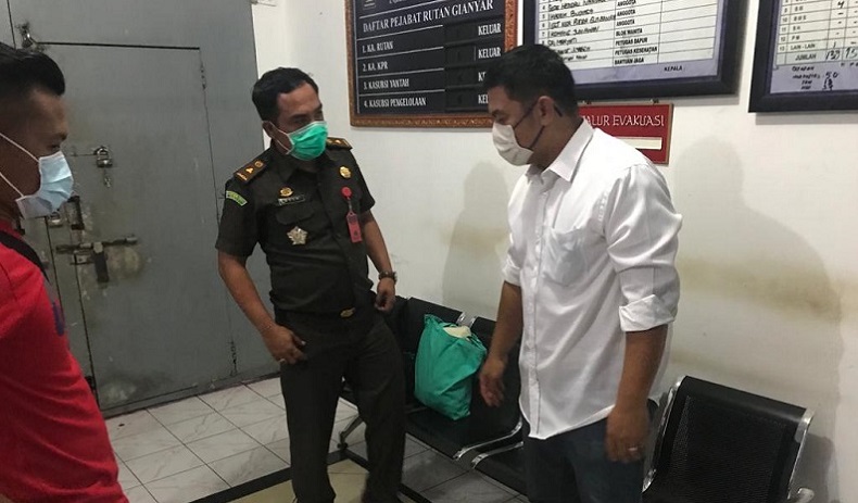 Menyerahkan Diri, Suryady Terpidana Pemalsuan Surat Vila di Bali Dieksekusi ke Rutan Gianyar