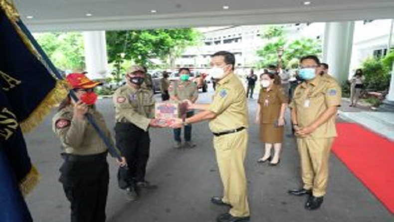 Pemprov Sulut Serahkan Bantuan untuk Korban Gempa Sulawesi Barat 