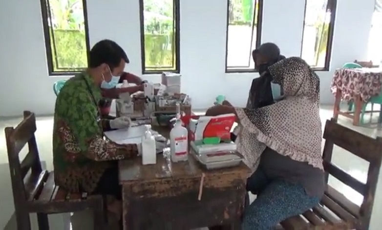 title Korban Banjir Bandang di Jember Mulai Terserang Batuk dan Gatal Korban Banjir Bandang di Jember Mulai Terserang Batuk dan Gatal