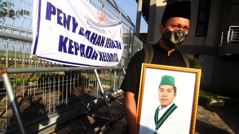 Korban Sriwijaya Air, Jenazah Mantan Ketum HMI dan Anaknya Tiba di Bandara Supadio - Bagian 1
