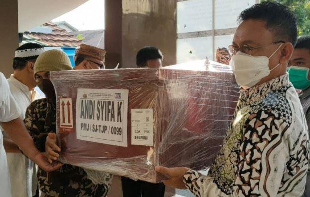 Duka Iringi Pemakaman Jenazah Syifa Penumpang Sriwijaya Air SJ-182 di Pontianak