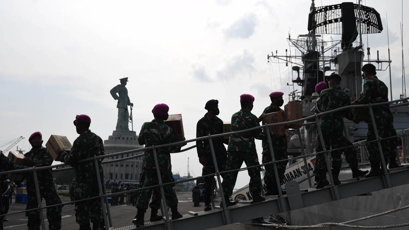 Koarmada II Kirim Bantuan untuk Korban Gempa Sulbar dengan KRI OWA 354 - Bagian 4