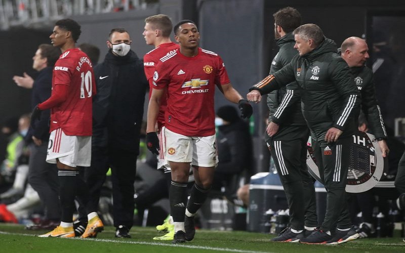 Man United Puncaki Klasemen, Solskjaer Tak Ingin Terlena dan Sibuk Memikirkan Posisi 