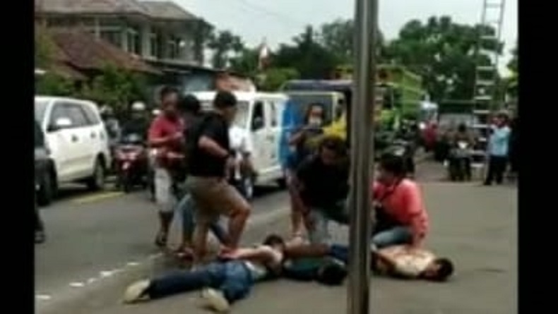 Bak Film Aksi, Polisi Semarang Tangkap Pelaku Curas di Ciamis, Terdengar Suara Pistol
