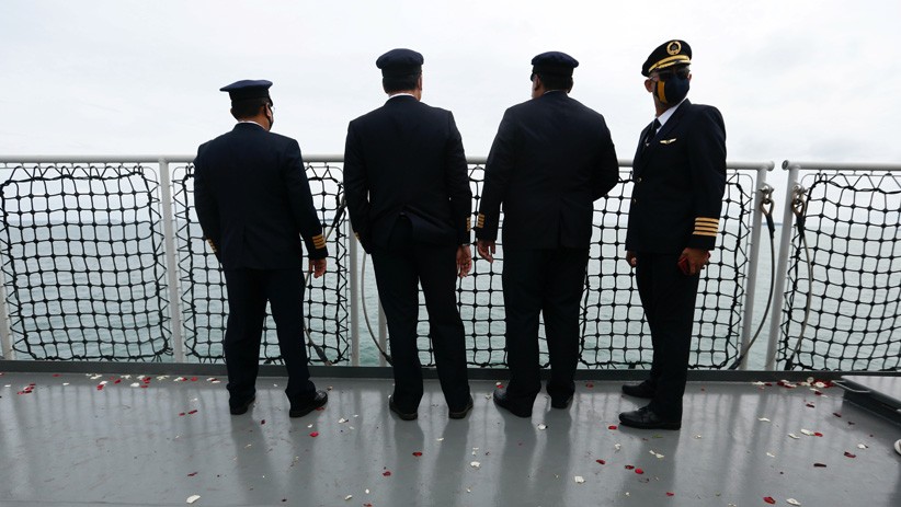 Tangis Keluarga Korban dan Kru Sriwijaya Air Pecah saat Tabur Bunga - Bagian 4