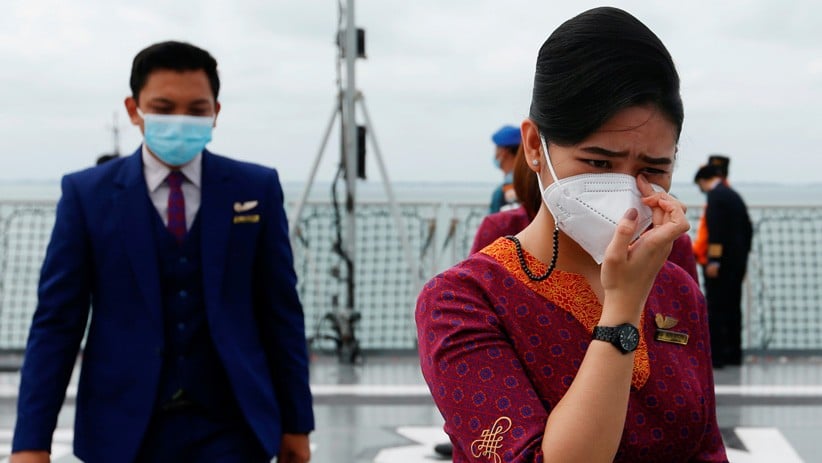 Tangis Keluarga Korban dan Kru Sriwijaya Air Pecah saat Tabur Bunga - Bagian 5