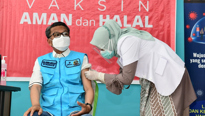Gubernur Sulsel Disuntik Vaksin Covid-19, Minta Masyarakat Ikuti Langkahnya - Bagian 2