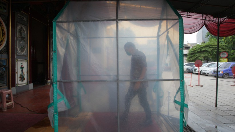 Jelang Tahun Baru Imlek, 1.500 Lansia Dapat Angpau - Bagian 6