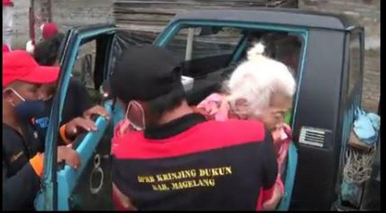 121 Pengungsi Gunung Merapi Asal Magelang Kembali ke Rumah 
