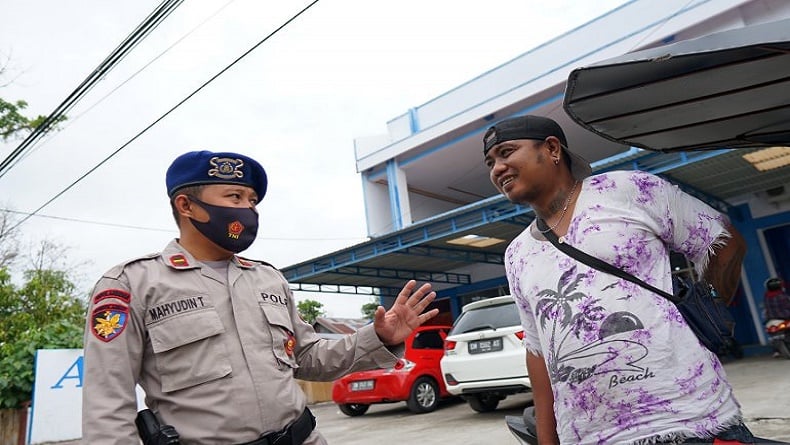 title Tim Gabungan Gelar Operasi Yustisi Protokol Kesehatan di Gorontalo, Pelanggar Disuruh Mengaji Tim Gabungan Gelar Operasi Yustisi Protokol Kesehatan di Gorontalo, Pelanggar Disuruh Mengaji